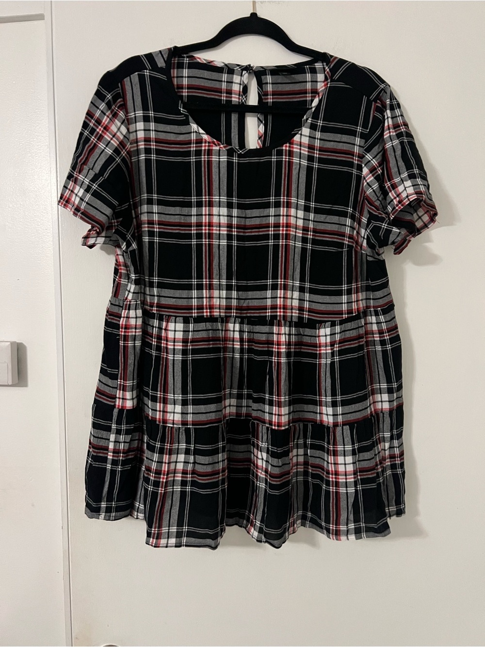 Torrid Black Plaid Button-Back Babydoll Top size 1 (14/16) (ZZ112)